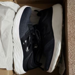 New Balance Running Course women's size 8, black. Worn very lightly.